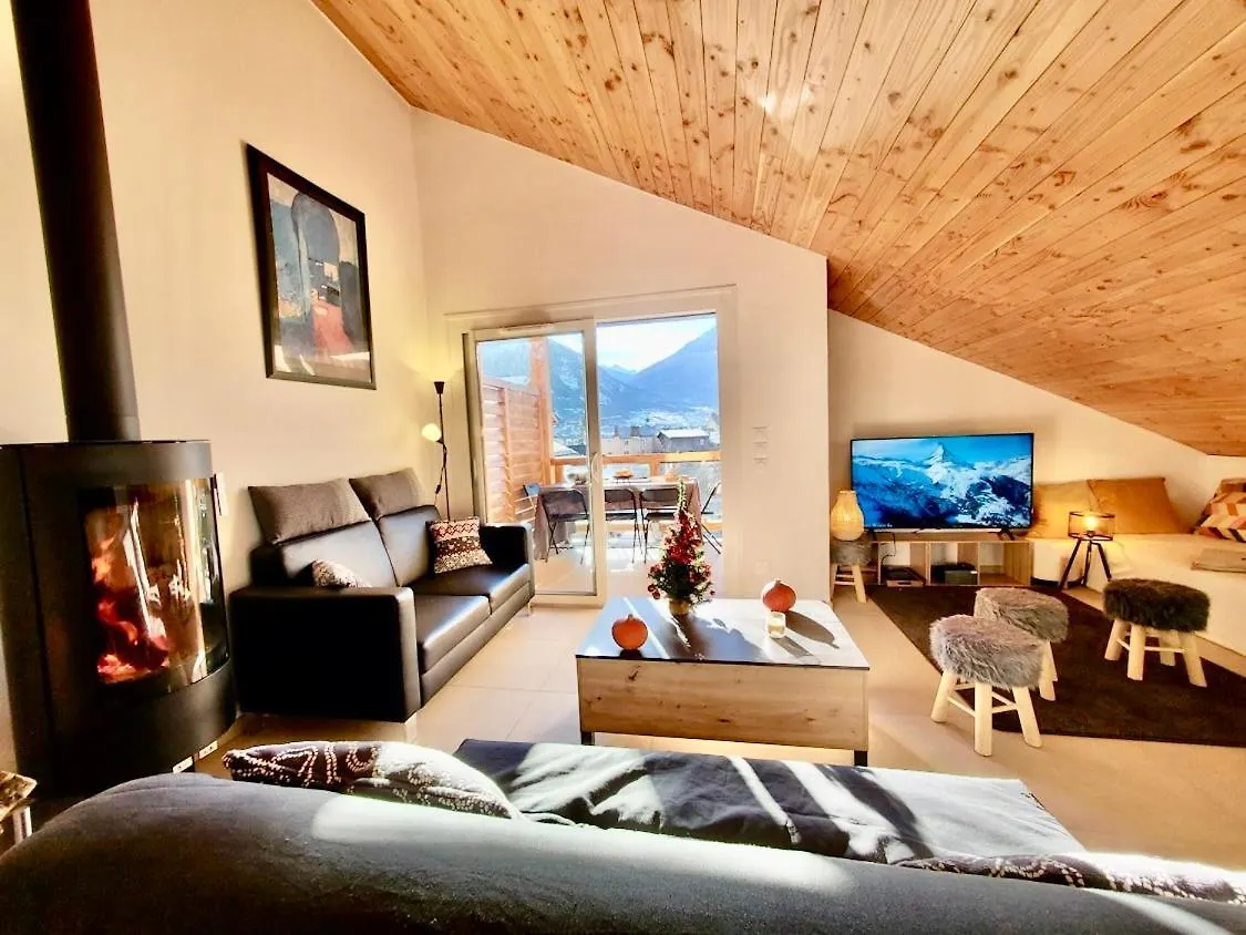 New T4 Type Chalet Serrechevalier Face Telepherique Briançon 0*,